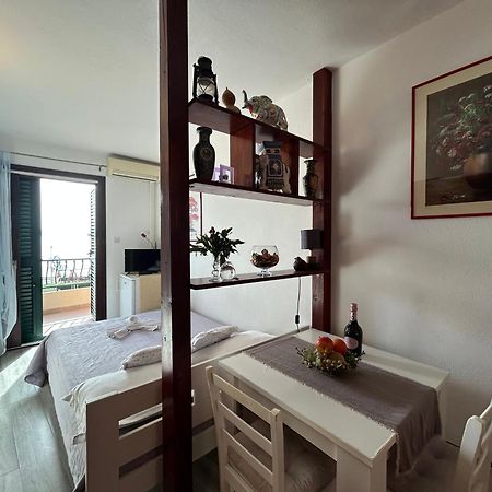 Seafront Studio Apartment+Balcony Podgora Eksteriør bilde