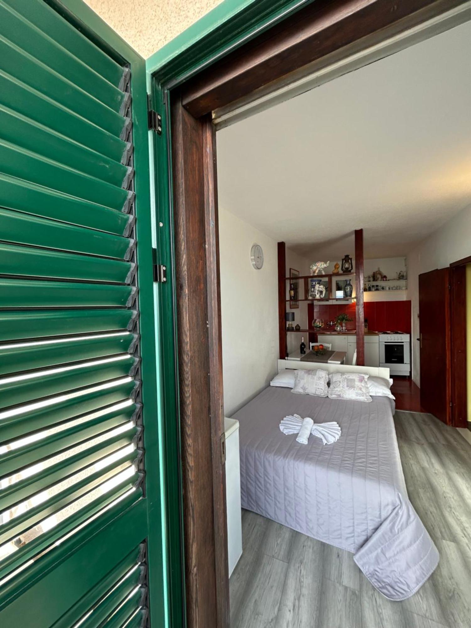 Seafront Studio Apartment+Balcony Podgora Eksteriør bilde